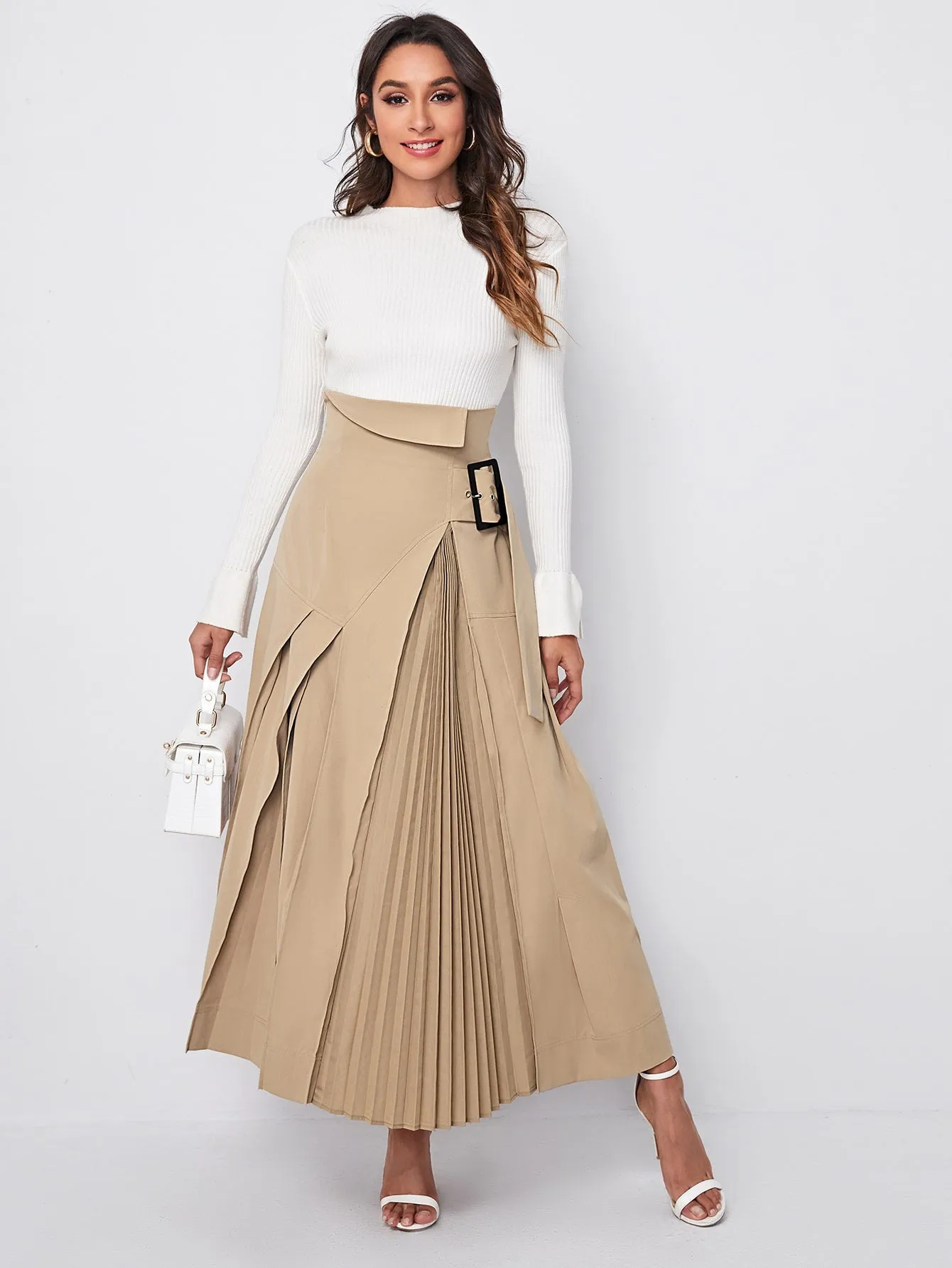 Buckle Strap Pleated Skirt