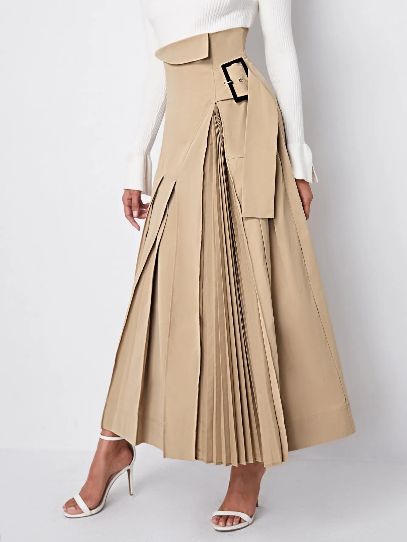 Buckle Strap Pleated Skirt