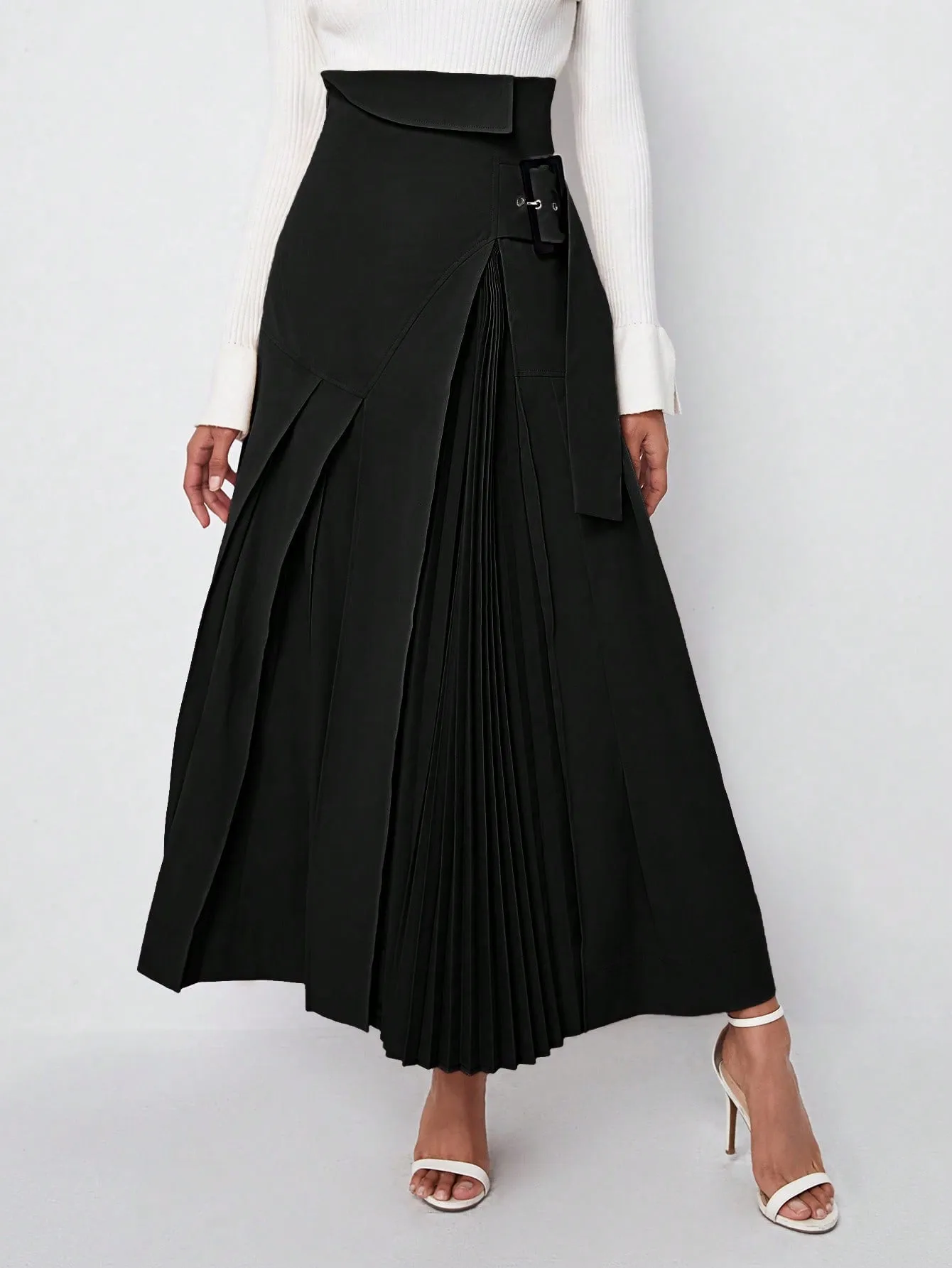 Buckle Strap Pleated Skirt