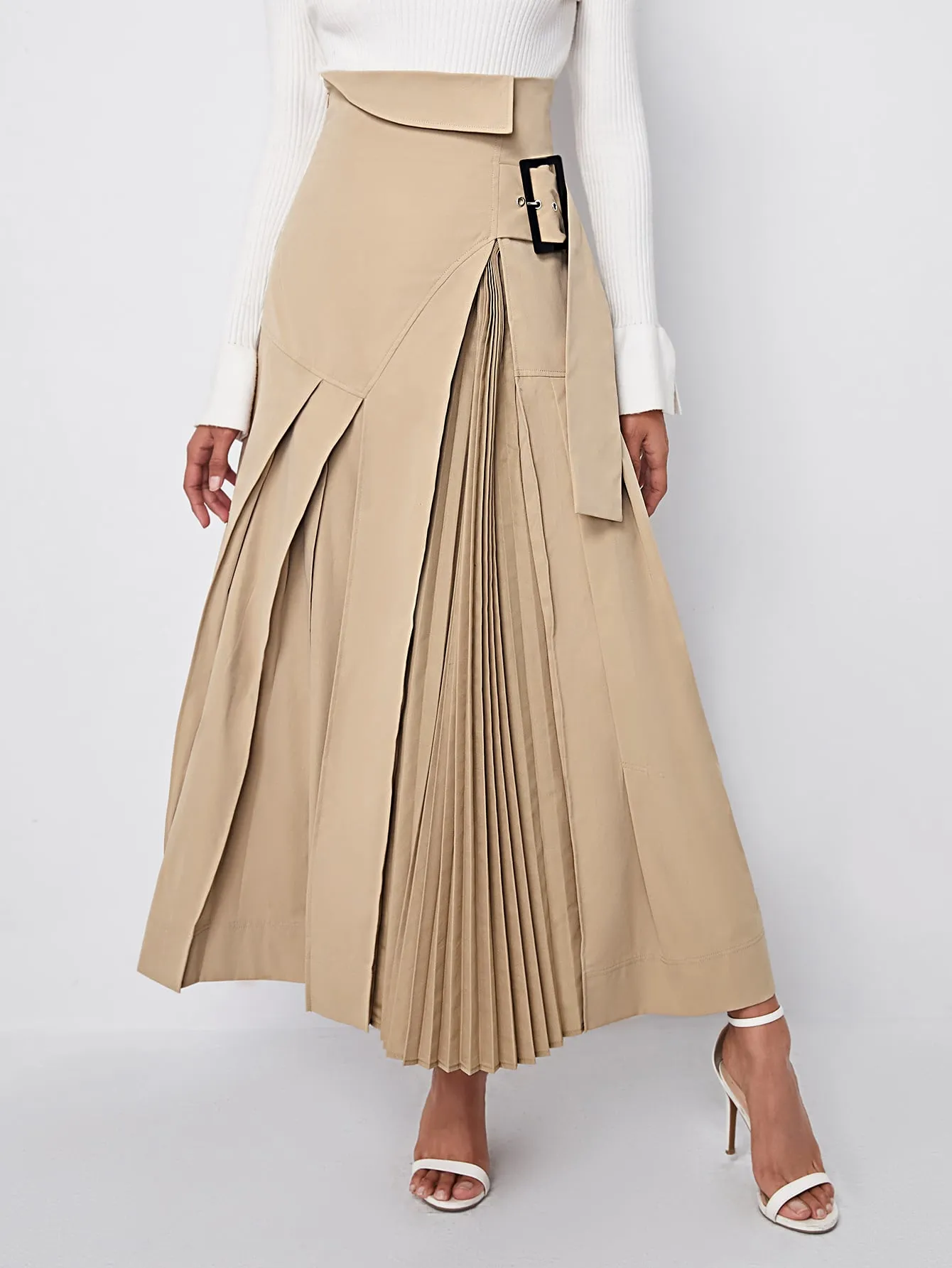 Buckle Strap Pleated Skirt