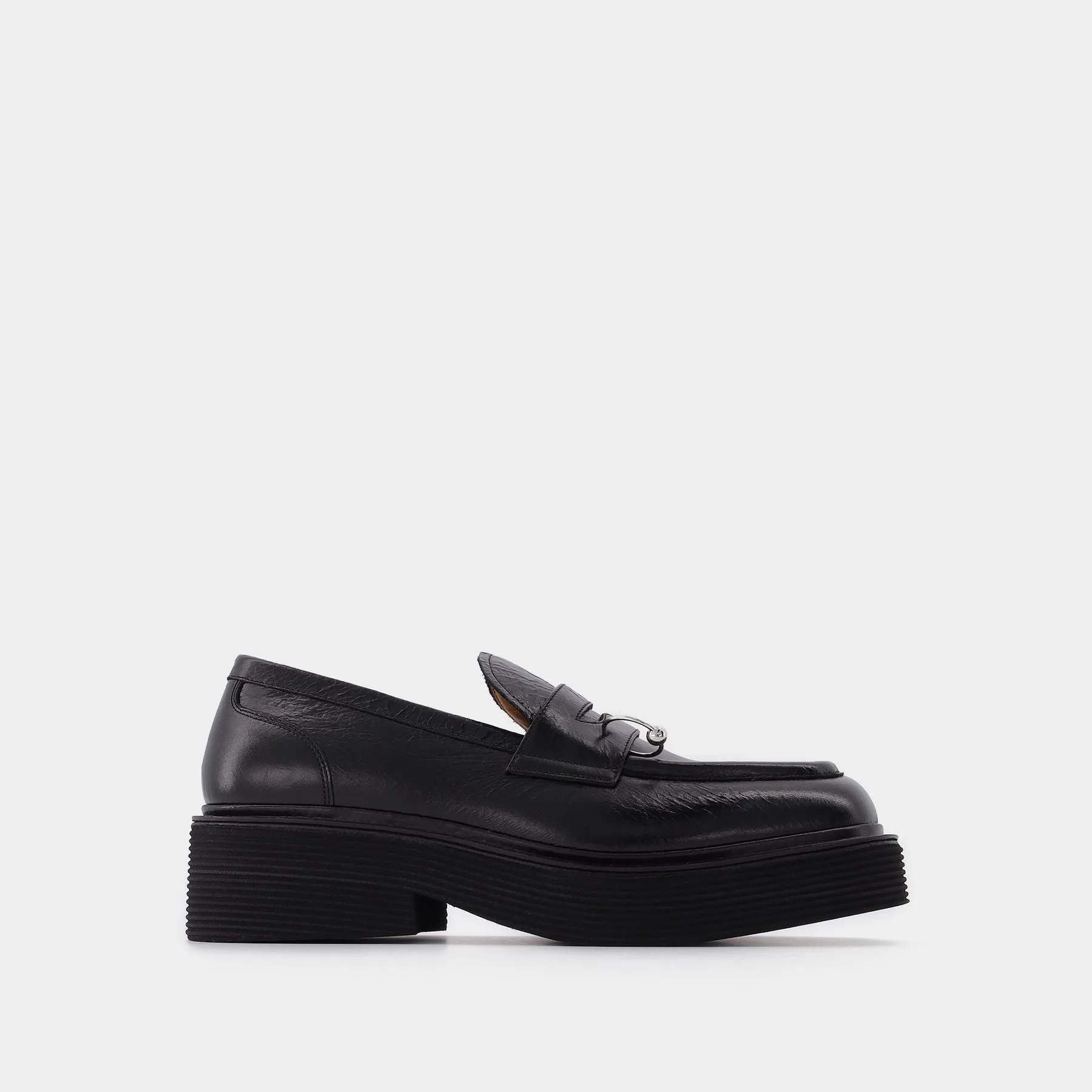 Piercing Loafer in Black Leather